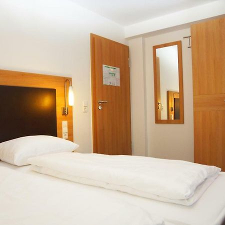 Hotel Krauthof Ludwigsburg Bagian luar foto