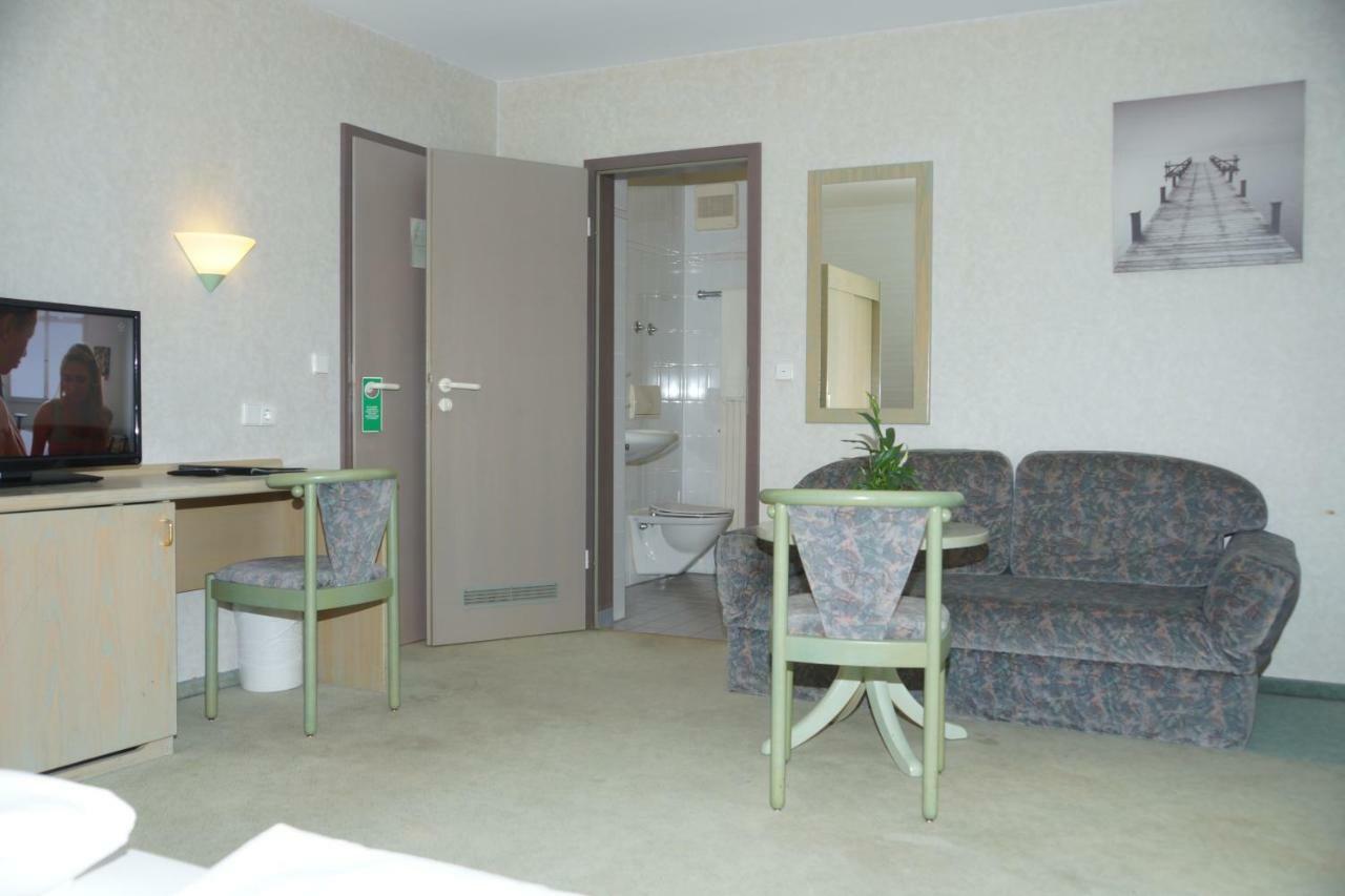 Hotel Krauthof Ludwigsburg Bagian luar foto