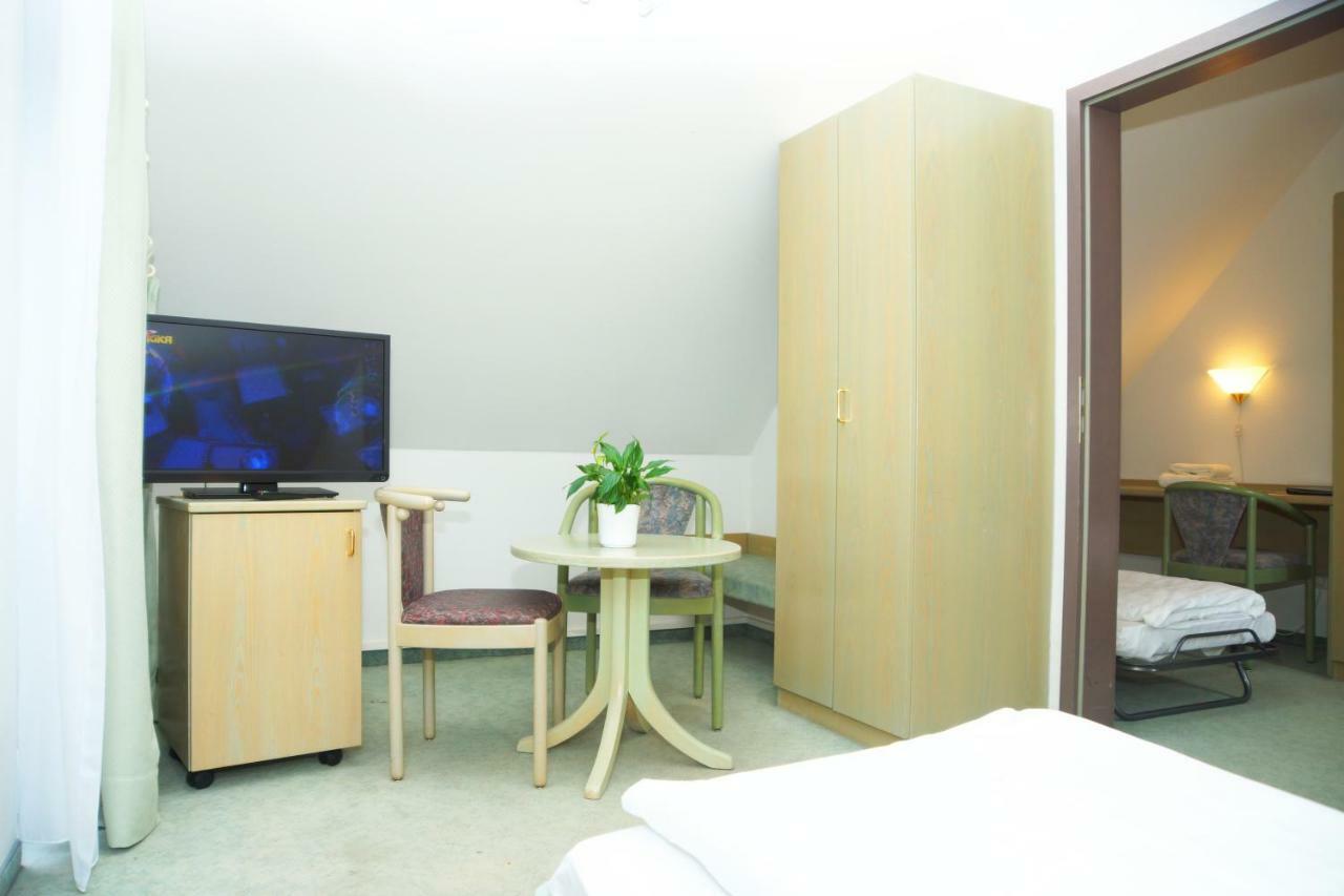 Hotel Krauthof Ludwigsburg Bagian luar foto