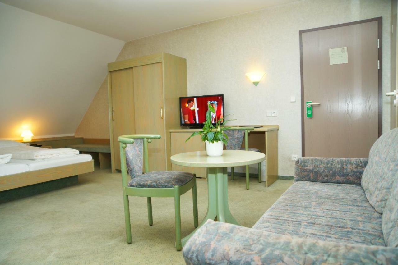 Hotel Krauthof Ludwigsburg Bagian luar foto